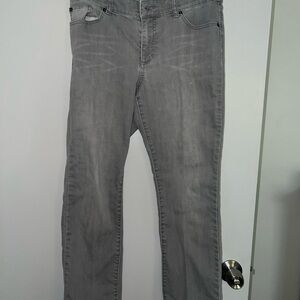 Chico's Women Jeans Platinum Ultimate Fit Slim Leg  Size 1 Short Inseam 27.5”